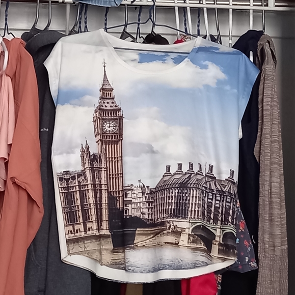 White T shirt, Medium - Picture 1 of 5